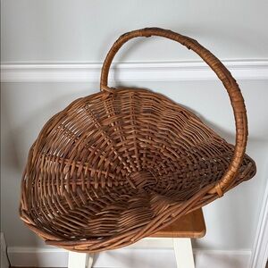 Vintage Gathering / Gardening / Herbs / Flower Wicker Rattan Basket 24” Base